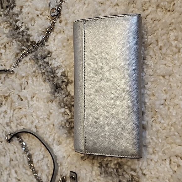 Michael Kors wallet with shoulder strap - Picture 5 of 11